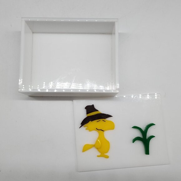 Handmade White Acrylic Trinket Peanuts Woodstock Vintage 4"x5" - Picture 7 of 9